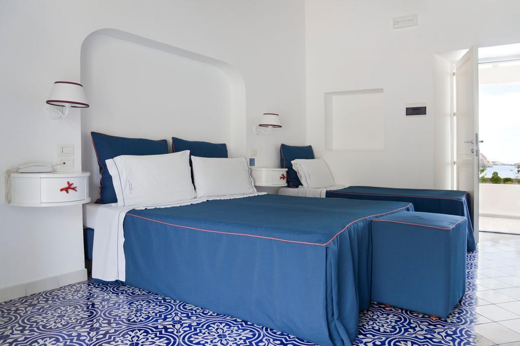 Hotel La Terrazza Панарея Номер фото